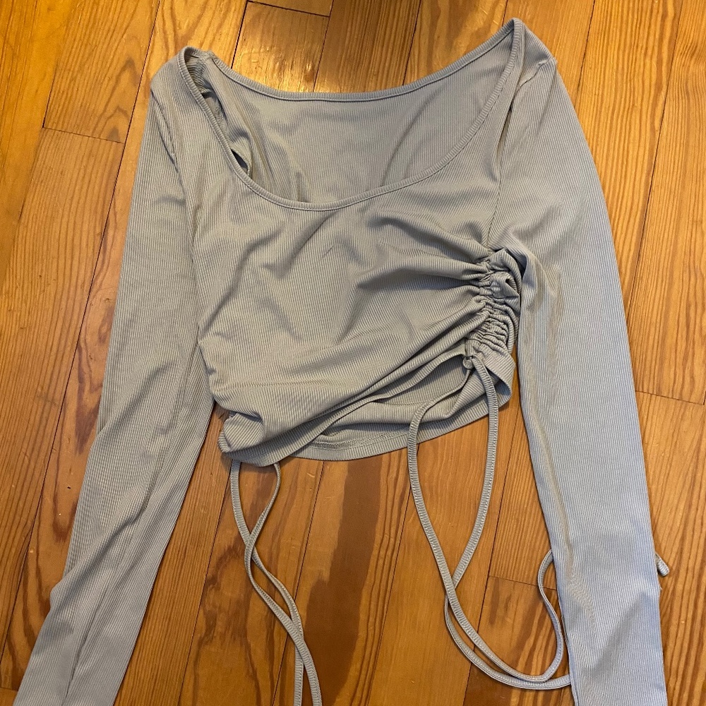 Long sleeve crop top